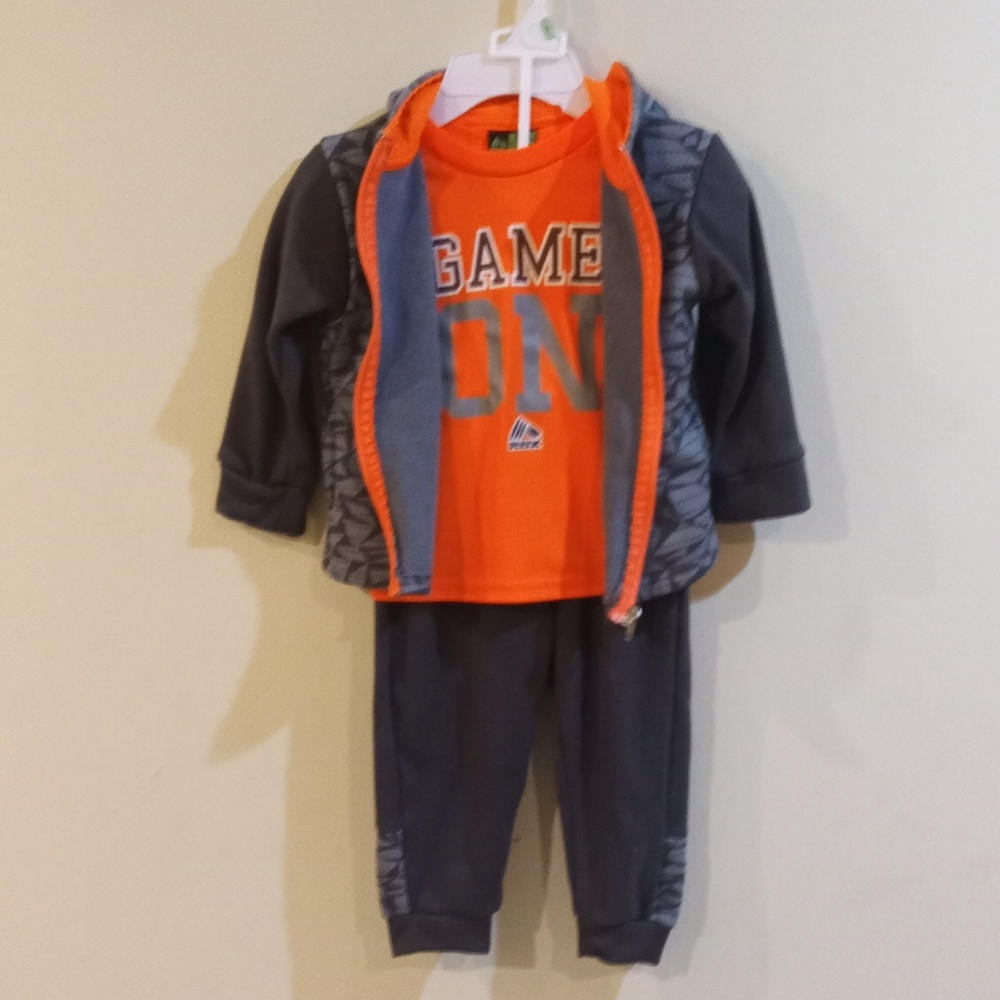 3T boys jogging suit